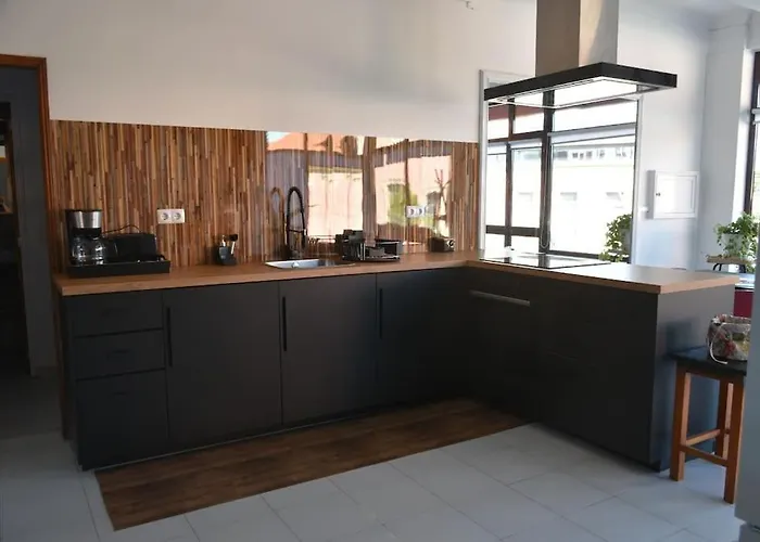 Casa Da Farmacia - *