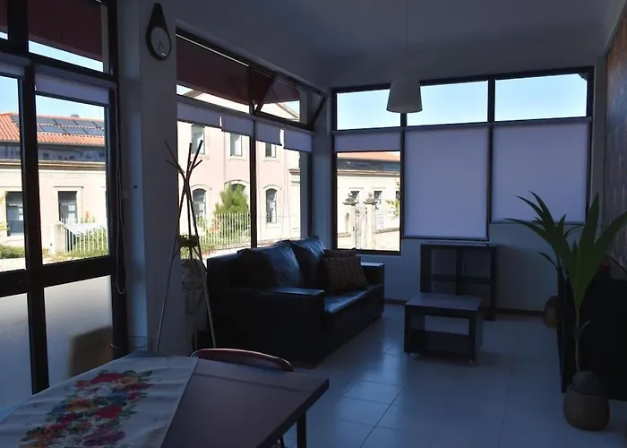 Casa Da Farmacia - *